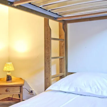 Clos Des Etoiles - 3 Pieces Pour 6 Personnes 214